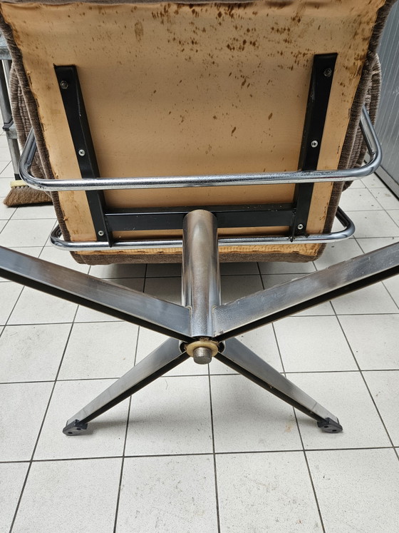 Image 1 of   Goldsiegel fauteuil uit de jaren 60 of 70 .