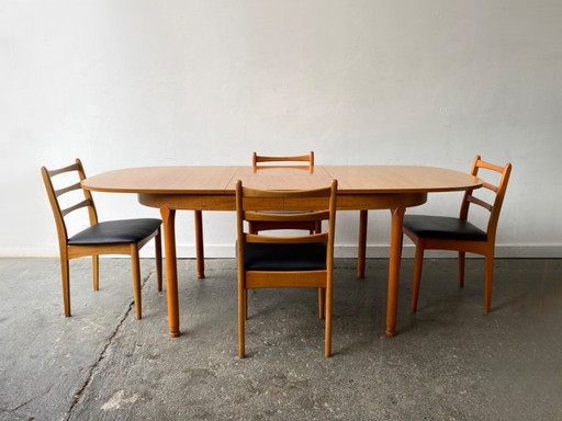 1960's Mid-Century Extending Dining Table with 4 Dining Chairs by Schreiber Furniture