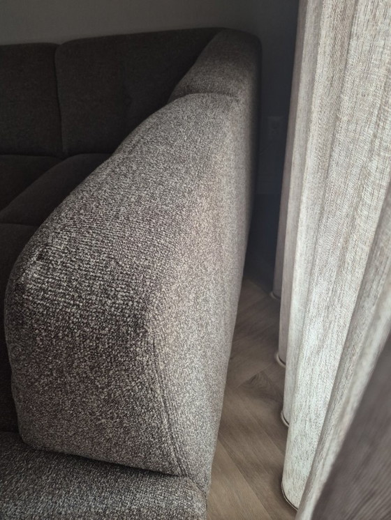 Image 1 of Zgan Montel Bank