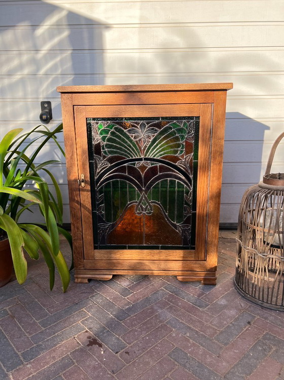 Image 1 of Art Nouveau eiken kastje met handgemaakt glas-in-lood | Uniek stuk