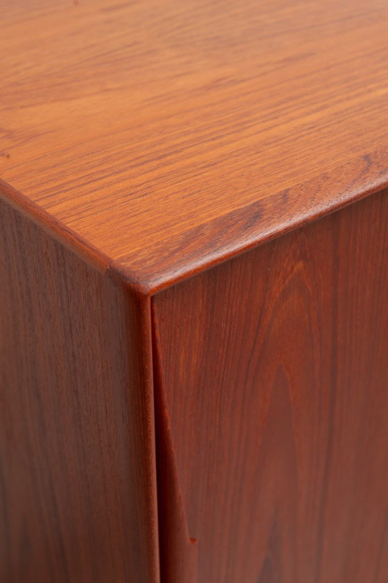 Image 1 of Groot teakhouten dressoir uit Dyrlund, jaren 60