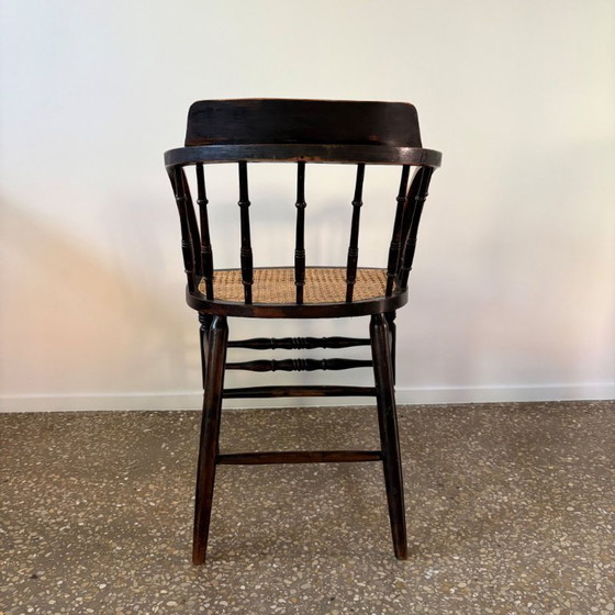 Image 1 of Sillón antiguo estilo Windsor, colección TU Delft, Países Bajos, 1880.