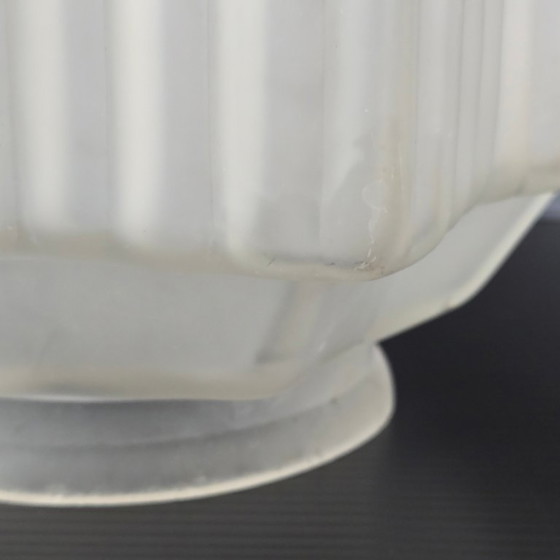 Image 1 of GLOBE ART DECO LAMPSHADE 1920 1930 STREAMLINE SKYSCRAPER IN OPAQUE GLASS 20S 30S