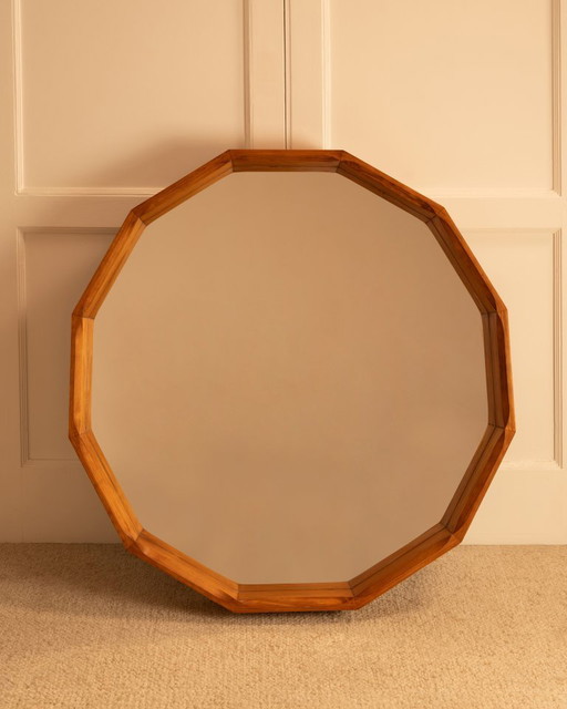 Mirror with cut sides