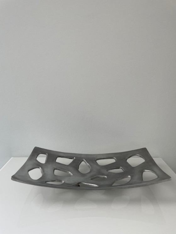 Image 1 of Artistieke aluminium schaal met opengewerkt patroon