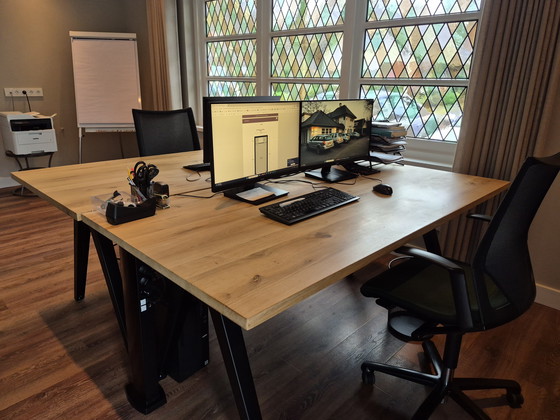 Image 1 of Complete kantoorinrichting met 6 werkplekken inclusief plantenbakken met planten