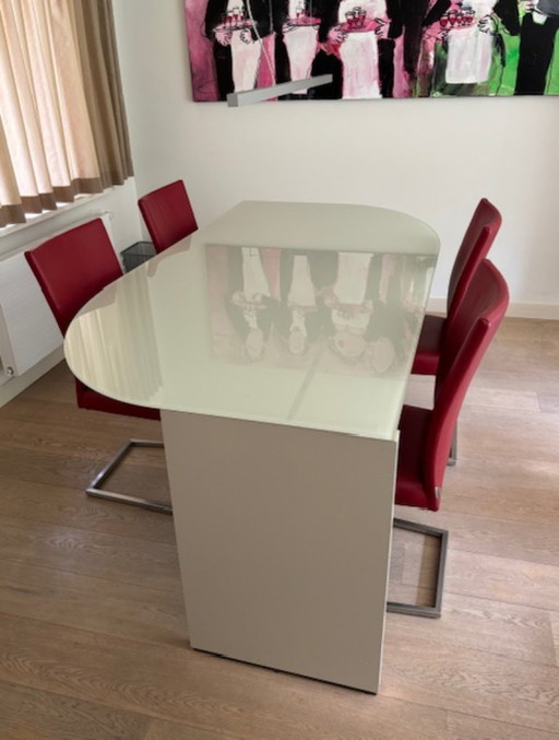 Glass design dining room table Karat with 4 leather Bert Plantagie chairs