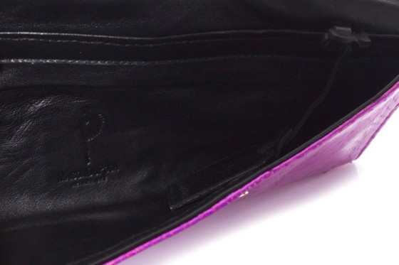 Image 1 of Maison Du Posh, Clutch aus metallisch schimmerndem Schlangenleder in Rosa