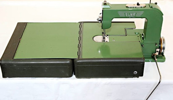 Image 1 of Industriële Vintage Naaimachine Elna "Grasshopper"