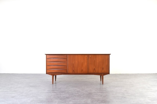 Teak-Sideboard aus der Mitte des 20. Jahrhunderts von Frederik Kayser, 1960er Jahre.