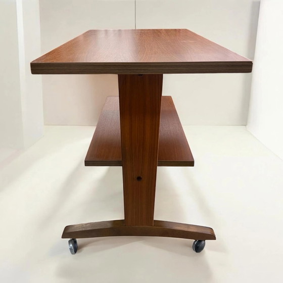 Hölzerner TV- und Plattenspielertisch mit Rollen, Made in Germany, 1960er-1970er Jahre – TV-Möbel, Wood, Retro (photo 2 of 8)
