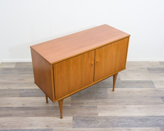 Image 1 of 60er Jahre,Zweitürige Kommode/Sideboard in Nussbaum