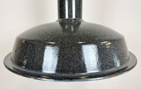 Image 1 of Grande lampada industriale in smalto grigio con parte superiore in ghisa, anni '60