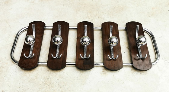 Image 1 of Perchero con diseño de los años 70