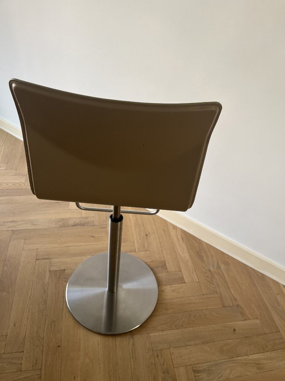 2 taburetes de bar Venezia – Leather, Metal (photo 4 of 10)