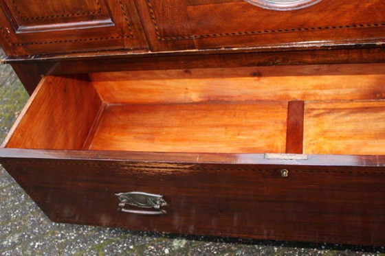 Image 1 of Armadio vintage in legno (anni 30-40) armadio per ragazze