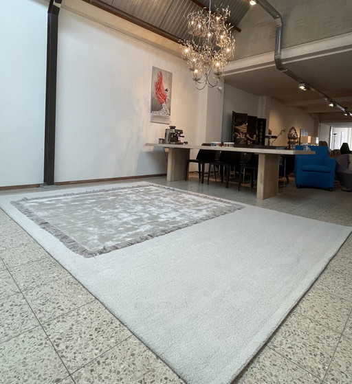 Leolux Frame carpet Stone