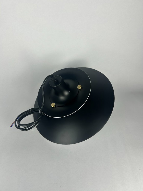 Louis Poulsen PH5 Hues of Black – Pendelleuchten, Aluminium, Brass (photo 4 of 7)