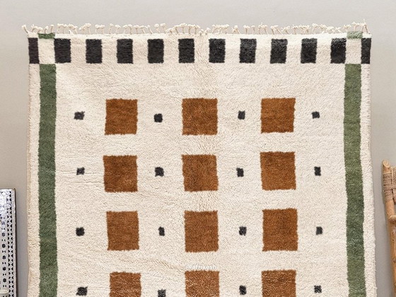 Image 1 of Moroccan carpet measures 150cmx250cm