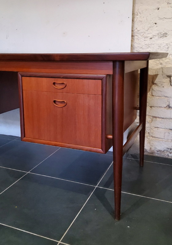Image 1 of Oswald Vermaercke Office - V-Form - Belgium