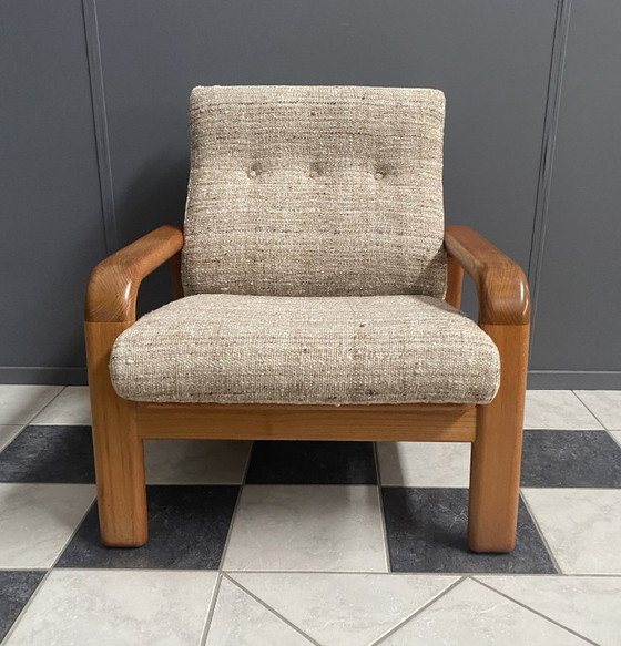 Image 1 of Fauteuil des années 1970 de la marque Dyrlund Denmark, avec un bon revêtement d'origine.