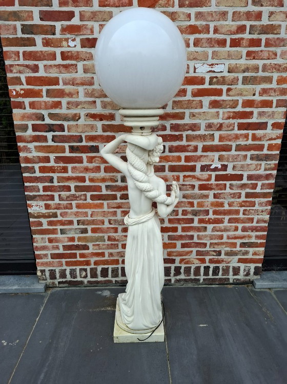 Image 1 of Art Deco lamp marmer