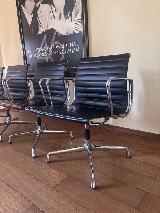 Image 1 of 4 sedie Vitra Eames EA108 in pelle