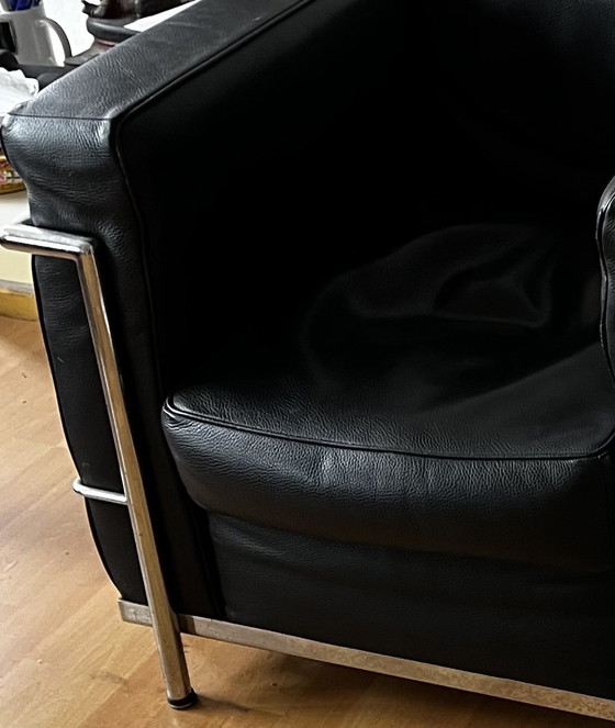 Image 1 of Replica LC2 zwart leren fauteuil 