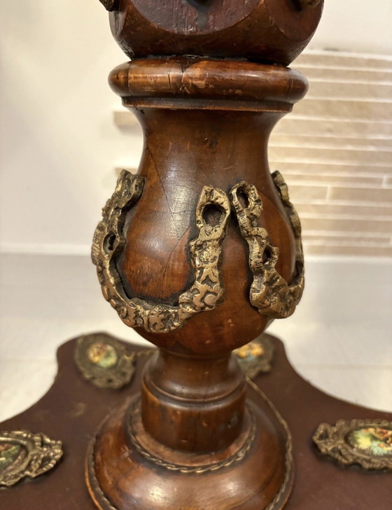 Antique Round Pedestal Side Table with Marquetry & Gilt Bronze Details – Tavolini, Ceramic (photo 4 of 15)