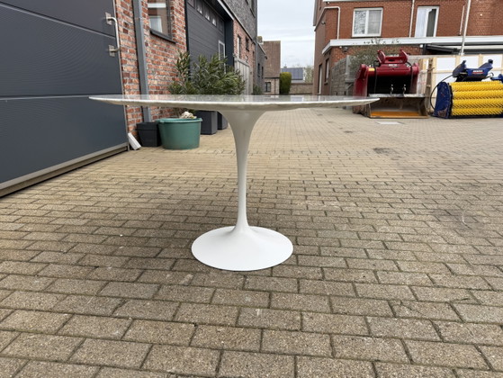 Image 1 of Originele ronde Knoll Tulip eettafel (120cm) Carrara marmer