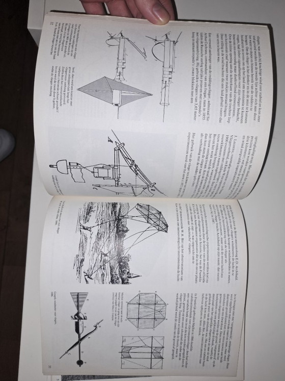 David Pelham Kites book, Landshoff, Coffee table books, Paper, Blue, Vintage (photo 5 of 7)