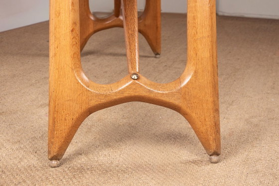 Image 1 of Gran mesa de comedor extensible de roble, diseñada por Guillermo y Chambron para Votre Maison en 1960.