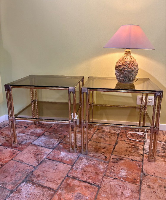 Pair of vintage Hollywood Regency style side tables, in brass and glass, dating from the 1970s. – Metal (photo 17 of 19)