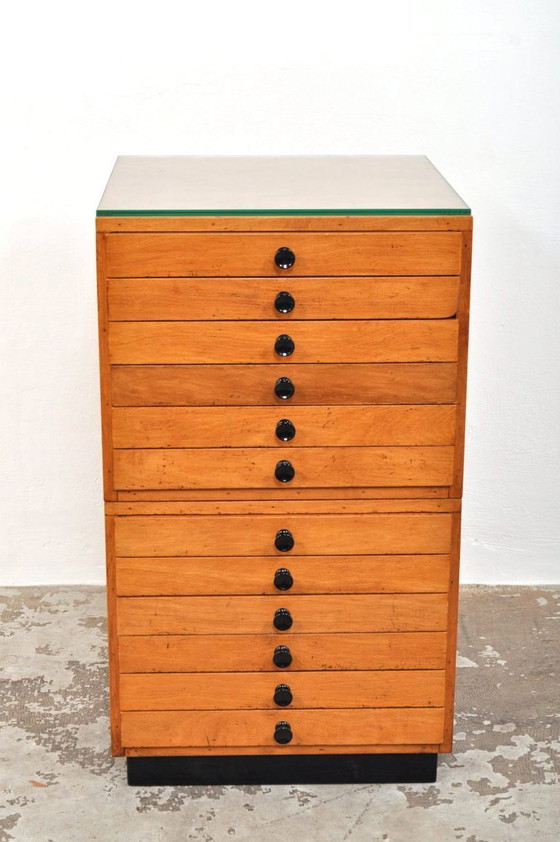 Image 1 of Vintage beukenhouten schoolkast / ladekast, 1950s