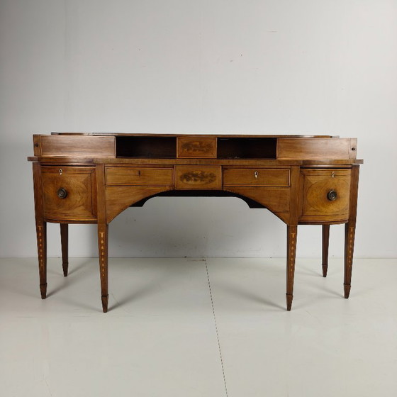 Image 1 of Engels dressoir in Georgische Revival-stijl – begin 19e eeuw