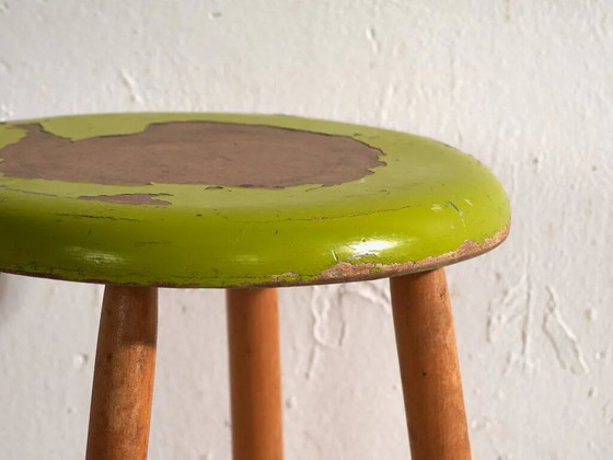 Antique wooden stool with a round seat – Central Europe, circa 1950 – Rustic (photo 4 of 6)