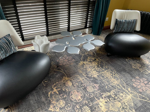 Leolux Pallone + Magnolia Design Coffee Table