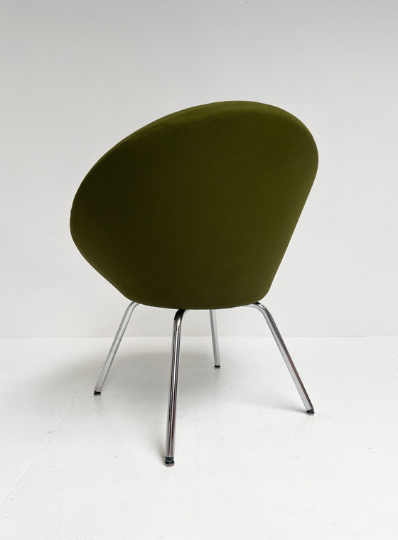 Image 1 of Conic chair by Allermuir, 2012
