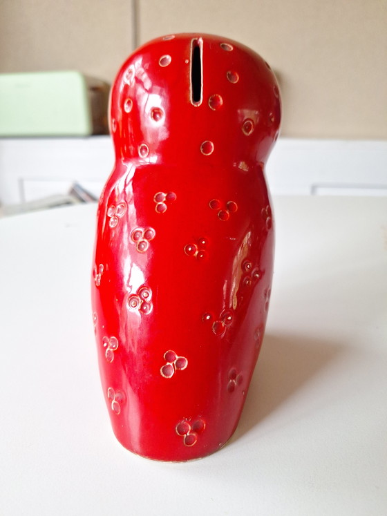 Image 1 of Hucha de cerámica con forma de búho, de Jema Holland.