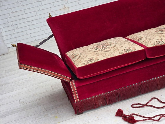 Image 1 of Divano danese "spagnolo" degli anni '70, rivestimento in velluto, gambe in legno di frassino.