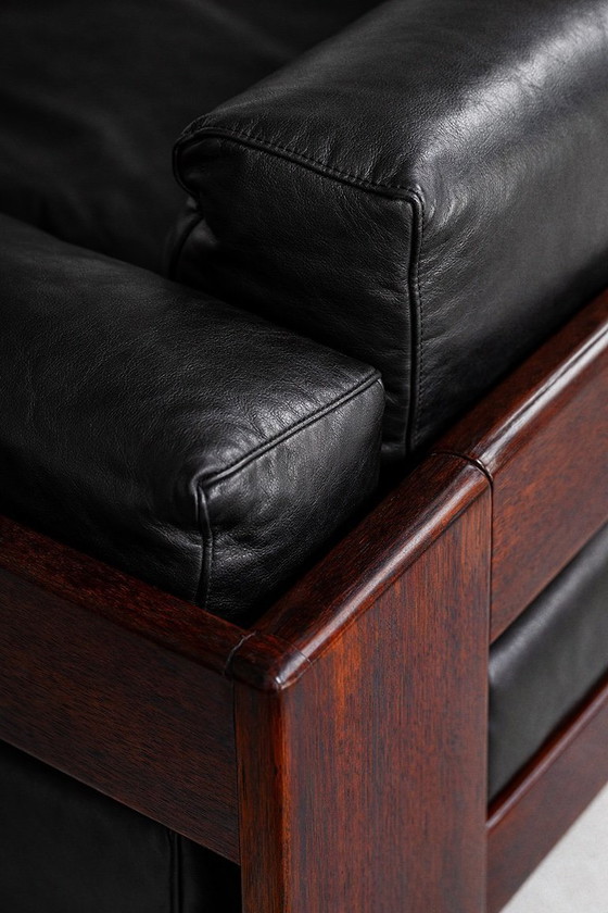 Image 1 of Divano Bastiano 3 posti in pelle e palissandro di Tobia Scarpa