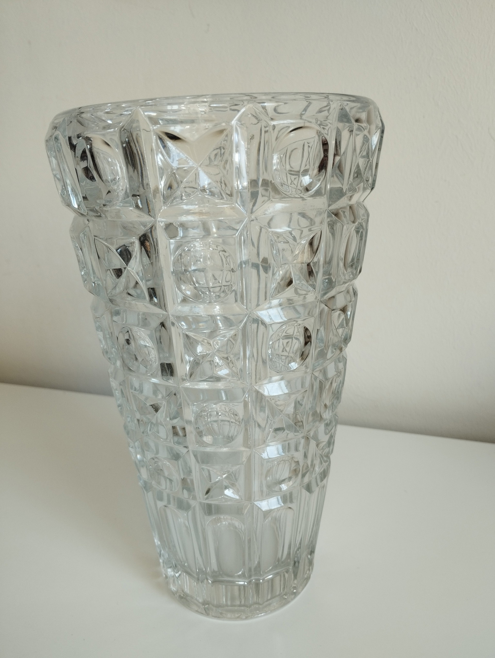 Vase Glass OXO Czechoslovakia | €43 | Whoppah