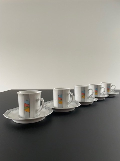 5X Vintage Post-Modern Cups And Saucers Excl. Design For Douwe Egberts (Memphis)