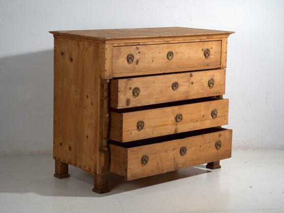 Antique solid pine chest of drawers – Rustic European dresser – circa 1900 – Metal (photo 22 of 40)