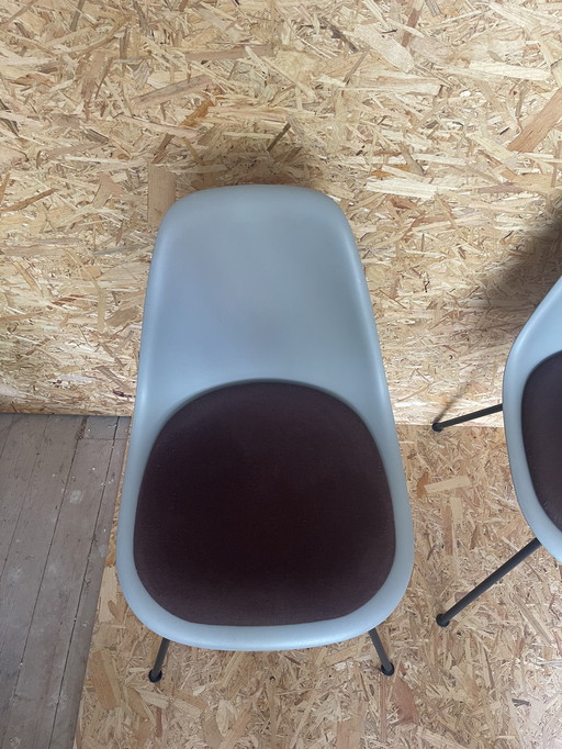 3x Eames Vitra plastic chair DSX met zitkussen
