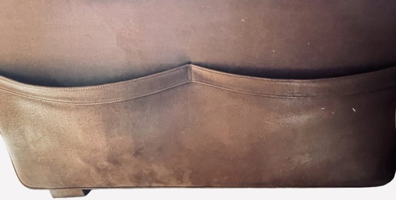 Unieke Vintage Design Salon (1980) – 2x Royale 3-Zits & Poef in High-End Nubuck Leder – 3-5 zitsbanken (photo 4 of 10)