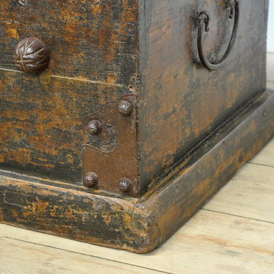 Antico baule in legno giapponese, circa 1890 – Armadi contenitori, Iron, Wood (photo 8 of 17)