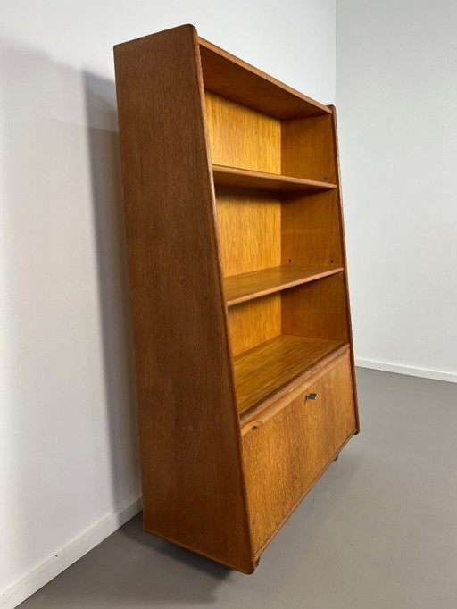 armario de roble serie Pastoe BE04 de Cees Braakman 1950