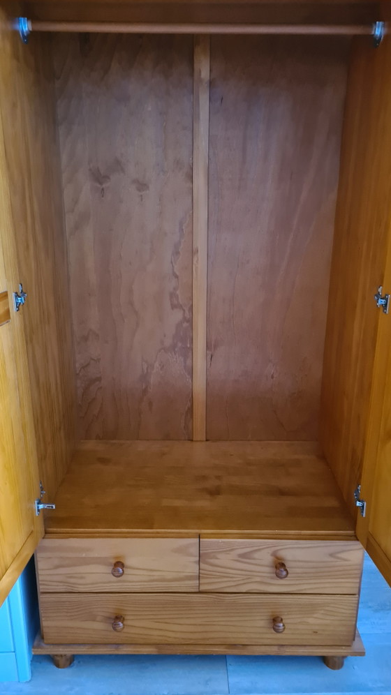 Vintage Wardrobe – Wood (photo 2 of 5)