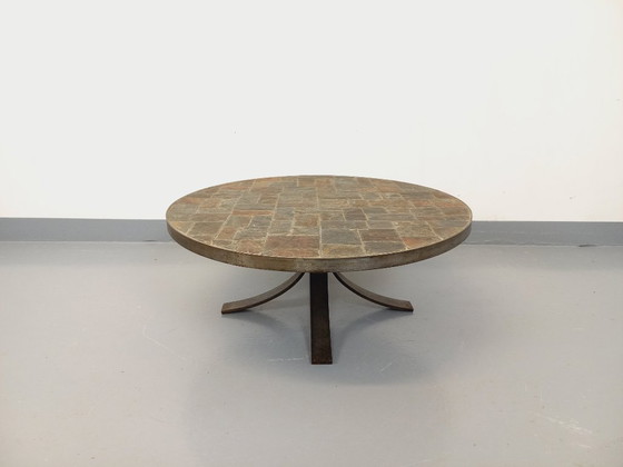 Image 1 of Brutalist vintage round coffee table in metal and slate from the 70s